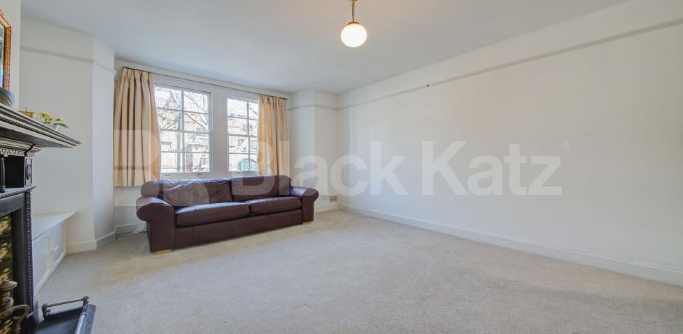 			ZONE 1 LOCATION, 2 Bedroom, 1 bath, 1 reception Apartment			 Haberdasher street, OLD STREET